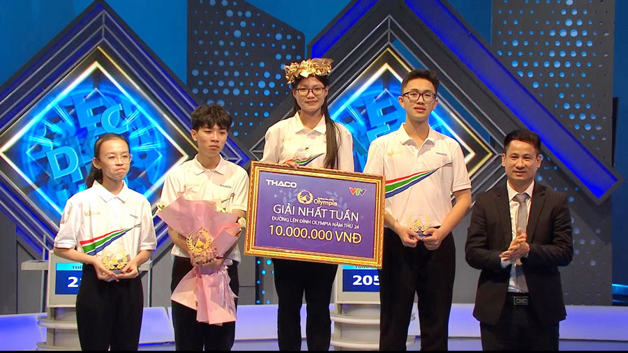 Linh Chi giành vòng nguyệt quế.