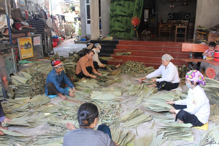 “Biến” lá tre thành... tiền ảnh 1 “Biến” lá tre thành... tiền ảnh 1