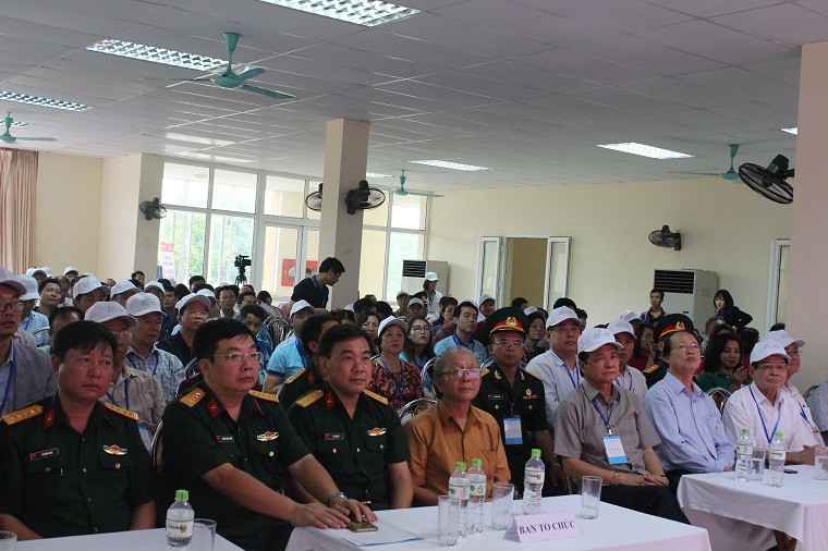 Các đại biểu dự Lễ trồng cây thực hiện 50 năm di chúc của Chủ tịch Hồ Chí Minh (1969-2019). Các đại biểu dự Lễ trồng cây thực hiện 50 năm di chúc của Chủ tịch Hồ Chí Minh (1969-2019).