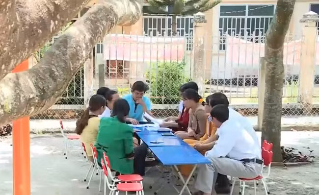 120 giáo viên bỗng dưng mắc nợ hàng tỷ đồng