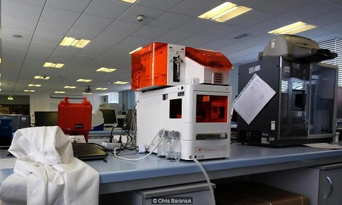 Thiết bị kiểm tra của phòng thí nghiệmcho thấy những gì ẩn sau thực phẩm. nhung-cong-nghe-tien-tien-giup-phat-hien-thuc-phm-bn-3