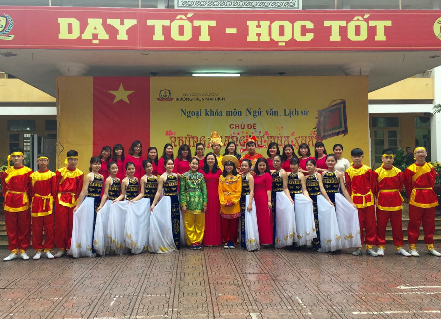 Cô Đỗ Thị Sáng với nhiều hoạt động sáng tạo, trải nghiệm giúp học trò yêu thích môn học. Cô Đỗ Thị Sáng với nhiều hoạt động sáng tạo, trải nghiệm giúp học trò yêu thích môn học.