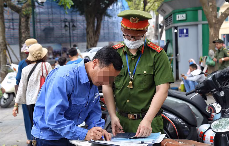 Xử phạt điểm trông giữ xe trái phép.