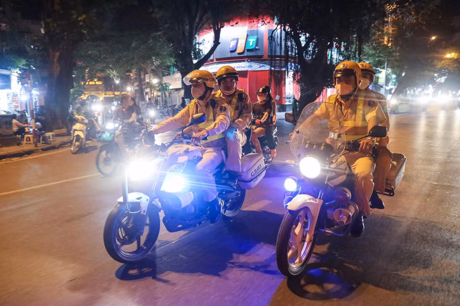 CSGT ra quân xử lý các trường hợp vi phạm dịp nghỉ lễ 30/4 -1/5.