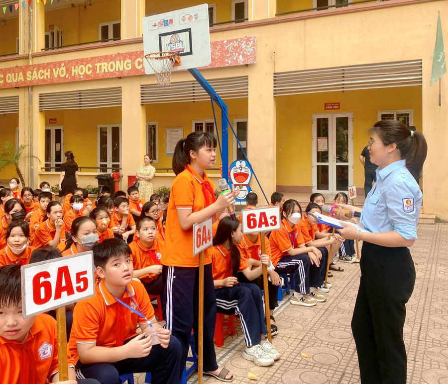 Học sinh trường THCS Nguyễn Trãi chia sẻ về tình bạn đẹp, đẩy lùi bạo lực học đường. Học sinh trường THCS Nguyễn Trãi chia sẻ về tình bạn đẹp, đẩy lùi bạo lực học đường.