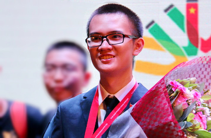 Trần Đức Huy- chàng trai vàng của đội tuyển Olympic Vật lí Trần Đức Huy- chàng trai vàng của đội tuyển Olympic Vật lí