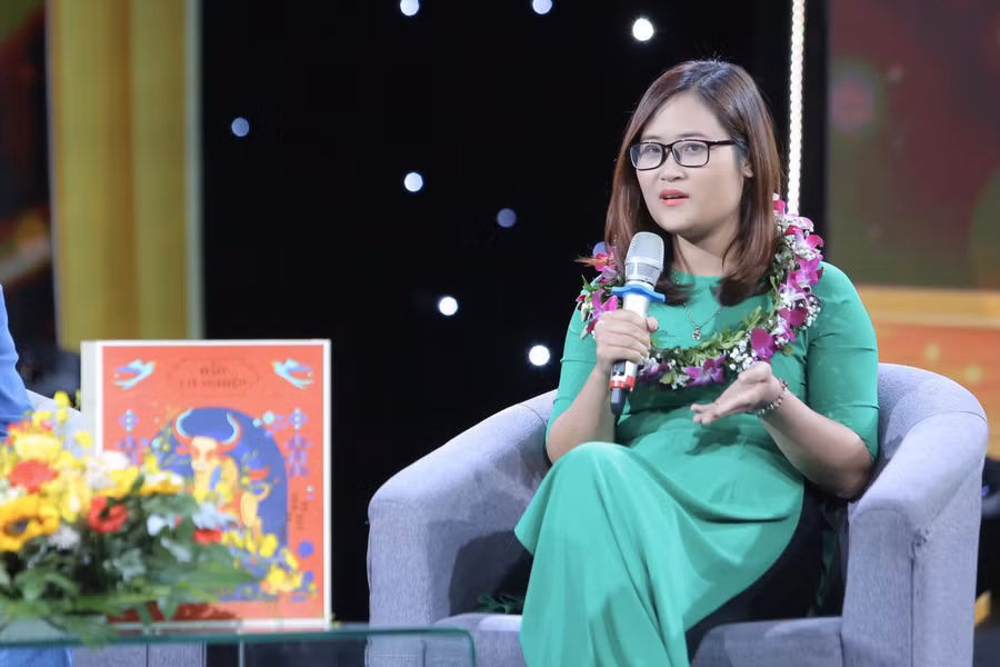 Cô giáo Hà Ánh Phượng chia sẻ tại chương trình.