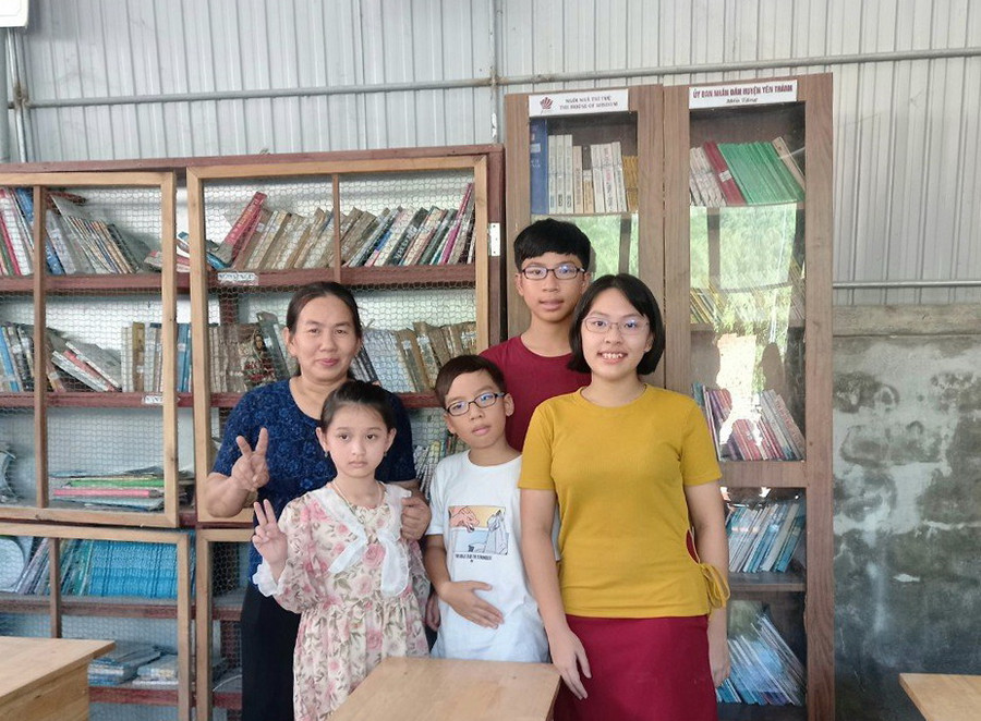 Tường Anh là thành viên tích cực của Dự án Ngôi nhà trí tuệ và Tủ sách nhân ái. Tường Anh là thành viên tích cực của Dự án Ngôi nhà trí tuệ và Tủ sách nhân ái.