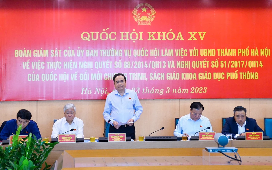 Phó Chủ tịch Thường trực Quốc hội Trần Thanh Mẫn chủ trì buổi làm việc.