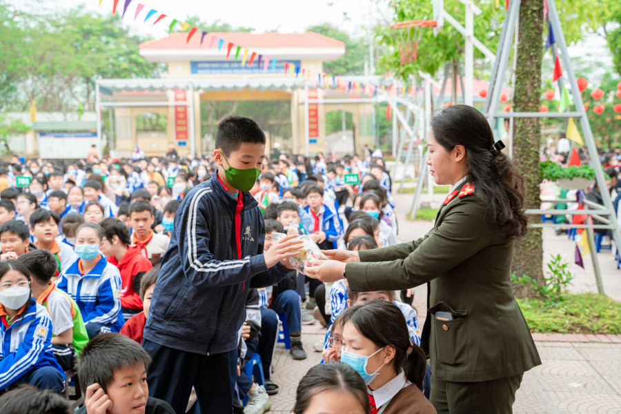 Buổi tuyên truyền cho học sinh về tác hại của ma túy tại trường THCS Thanh Liệt (huyện Thanh Trì, Hà Nội).