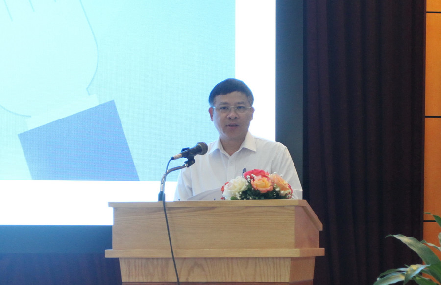 Ông Nguyễn Sơn Hải tham luận tại hội nghị.