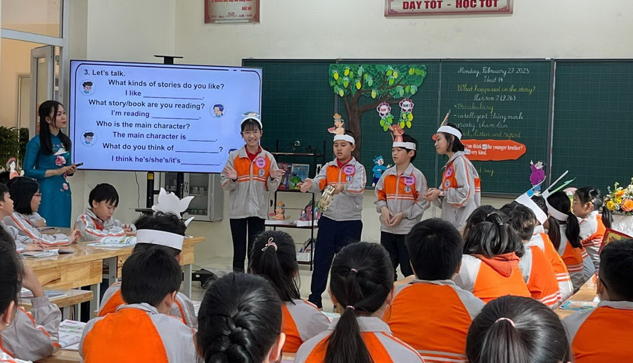 Hoạt động đóng vai trong tiết dạy Tiếng Anh của cô giáo Nguyễn Thị Khánh Duyên (Trường Tiểu học Đại Kim).