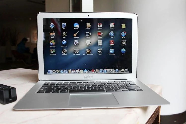 10 laptop đáng mua nhất theo mục đích sử dụng