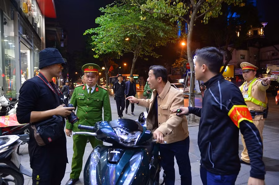 Vi phạm nồng độ cồn bị phạt nặng: Nhiều lái xe chống đối, bỏ xe…