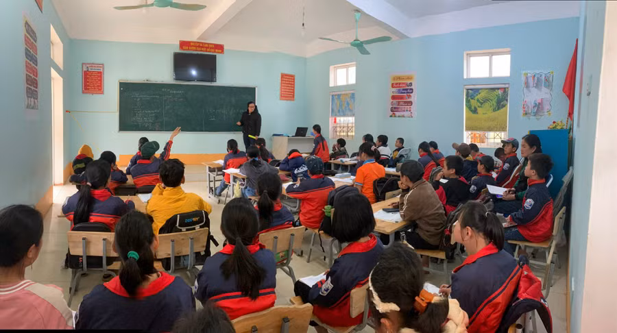 Một tiết học của cô trò Trường PTDTBT TH&amp;THCS Liên Hội.