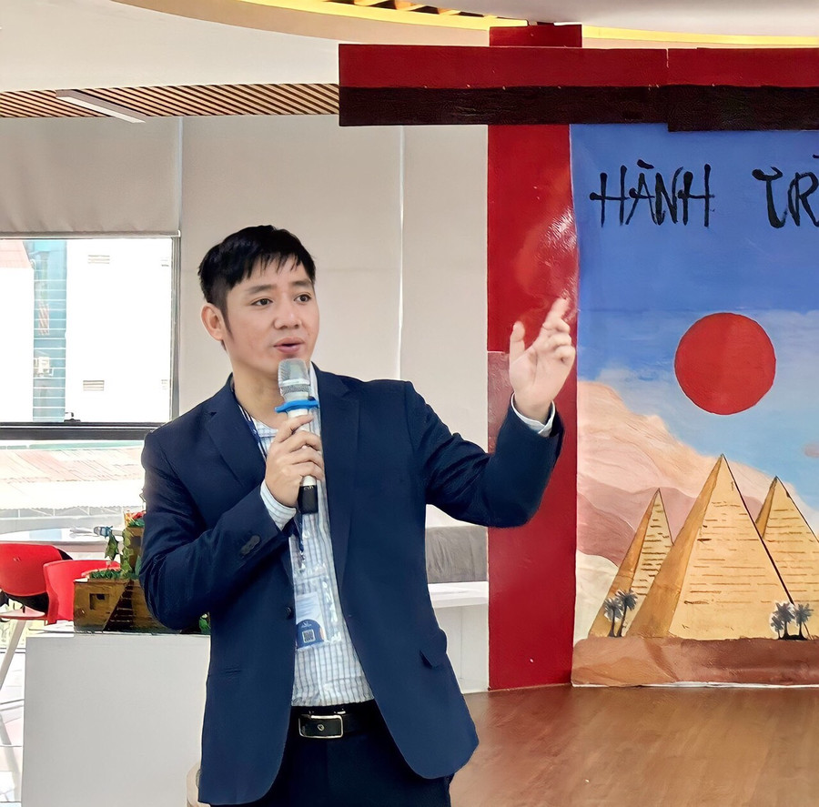 Thầy Phạm Giềng, giáo viên môn Lịch sử, Trường phổ thông liên cấp Phenikaa (Hà Nội)