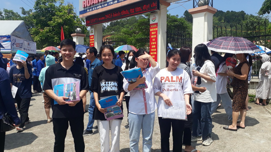 Thí sinh Lạng Sơn tham gia kỳ thi tốt nghiệp THPT
