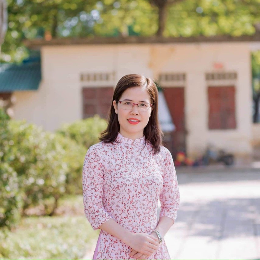 Cô Trần Thị Nha Trang (giáo viên môn Giáo dục Công dân, Trường THPT Hương Khê (Hà Tĩnh).