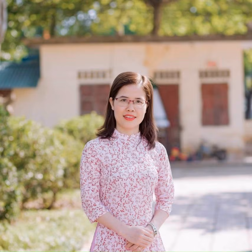 Cô Trần Thị Nha Trang (giáo viên môn Giáo dục Công dân, Trường THPT Hương Khê (Hà Tĩnh).