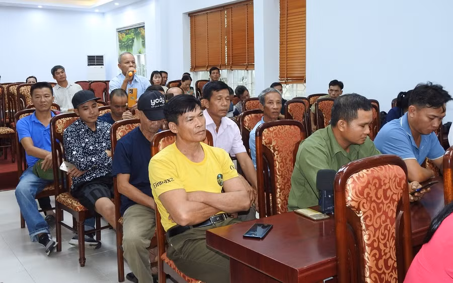 Người dân tại buổi đối thoại sáng 14/8.