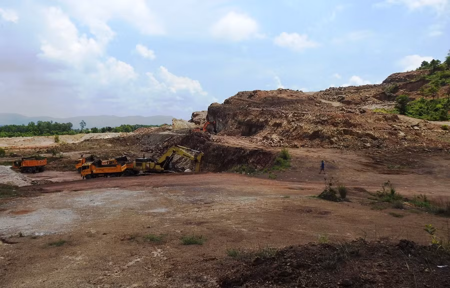 Khu vực dự án là khu đồi. Gần 10 năm dự án vẫn chưa xong việc giải phóng mặt bằng.