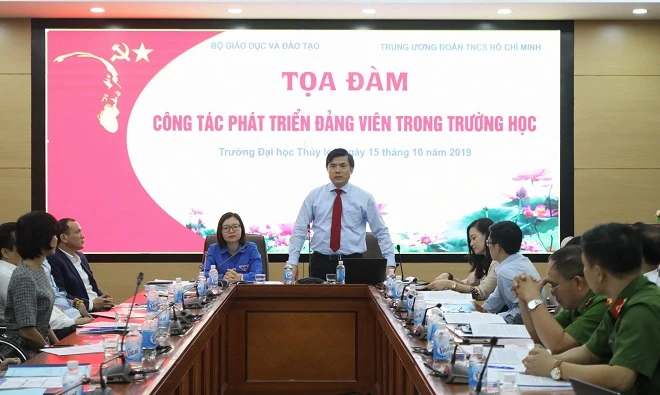 Quang cảnh buổi tọa đàm.