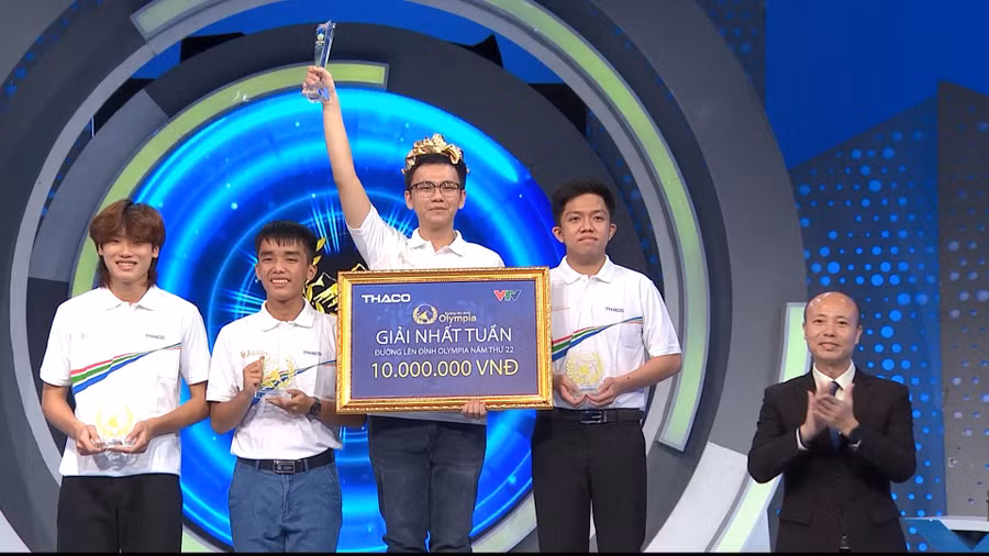 Đặng Quốc Khánh giành vòng nguyệt quế cuộc thi tuần Olympia.