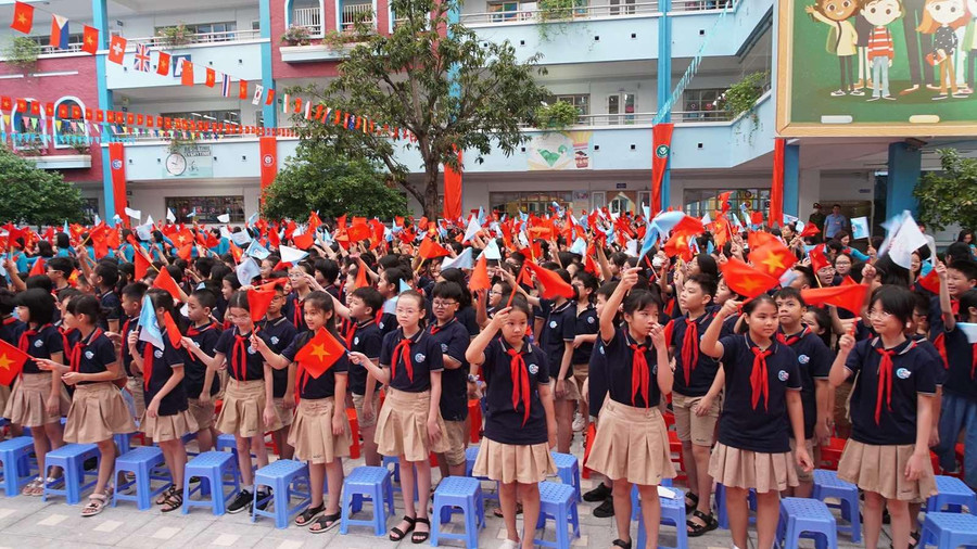 Học sinh Trường Tiểu học Đoàn Thị Điểm hân hoan trong lễ khai giảng Học sinh Trường Tiểu học Đoàn Thị Điểm hân hoan trong lễ khai giảng
