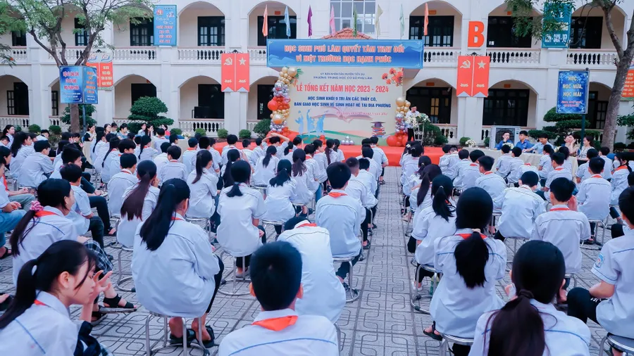 Hình ảnh tổng kết của trường THCS Phú Lâm.