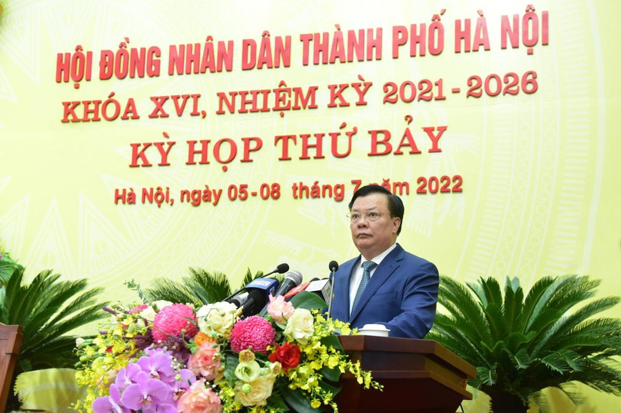Bí thư Thành ủy Hà Nội - Đinh Tiến Dũng phát biểu tại kỳ họp. Bí thư Thành ủy Hà Nội - Đinh Tiến Dũng phát biểu tại kỳ họp.