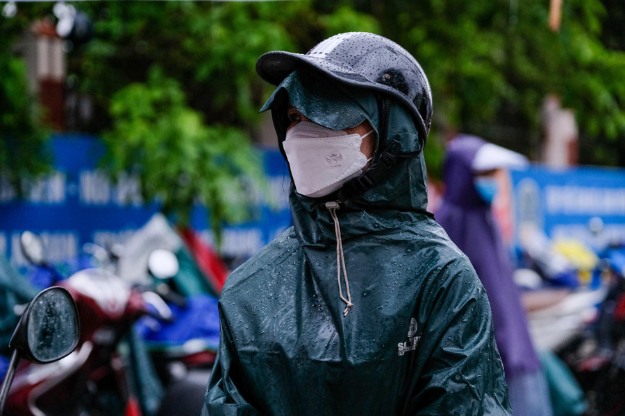 Tâm trạng của phụ huynh học sinh hướng về Điểm thi trường THPT Ngô Sĩ Liên (thành phố Bắc Giang). Tâm trạng của phụ huynh học sinh hướng về Điểm thi trường THPT Ngô Sĩ Liên (thành phố Bắc Giang).