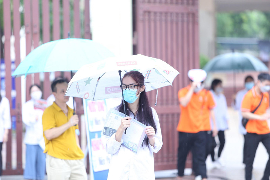 Thí sinh dự thi tại Điểm thi trường THPT Hàn Thuyên (Bắc Ninh).