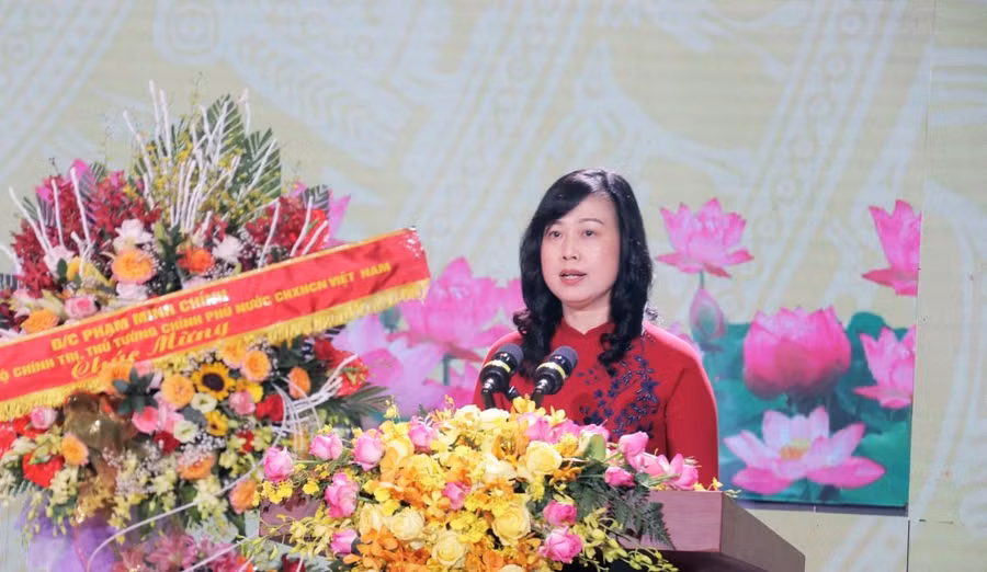 Bí thư Tỉnh ủy Bắc Ninh - Đào Hồng Lan đọc diễn văn tại buổi lễ.