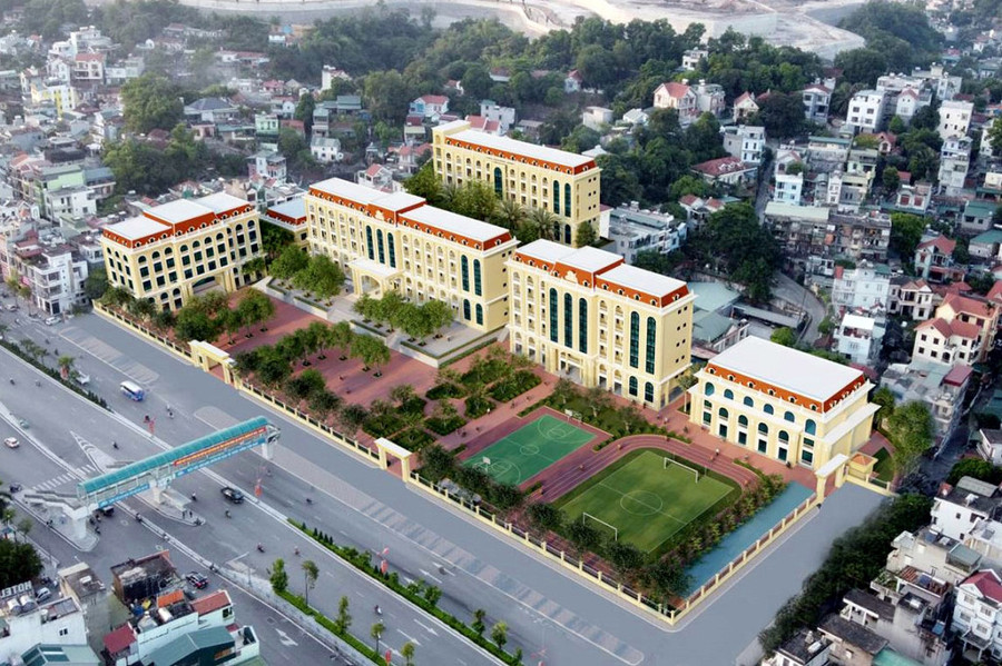 Trường THPT Hòn Gai nằm tại trung tâm TP Hạ Long. Trường THPT Hòn Gai nằm tại trung tâm TP Hạ Long.