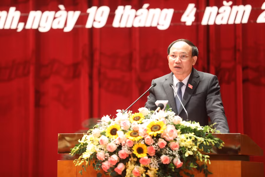 Ông Nguyễn Xuân Ký, Bí thư Tỉnh ủy Quảng Ninh phát biểu bế mạc Kỳ họp. Ông Nguyễn Xuân Ký, Bí thư Tỉnh ủy Quảng Ninh phát biểu bế mạc Kỳ họp.