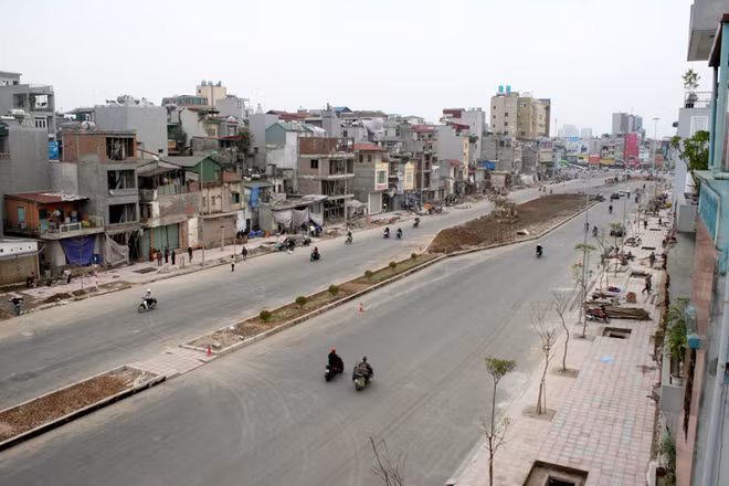 Hà Nội: Lát lại vỉa hè vẫn thi công ẩu