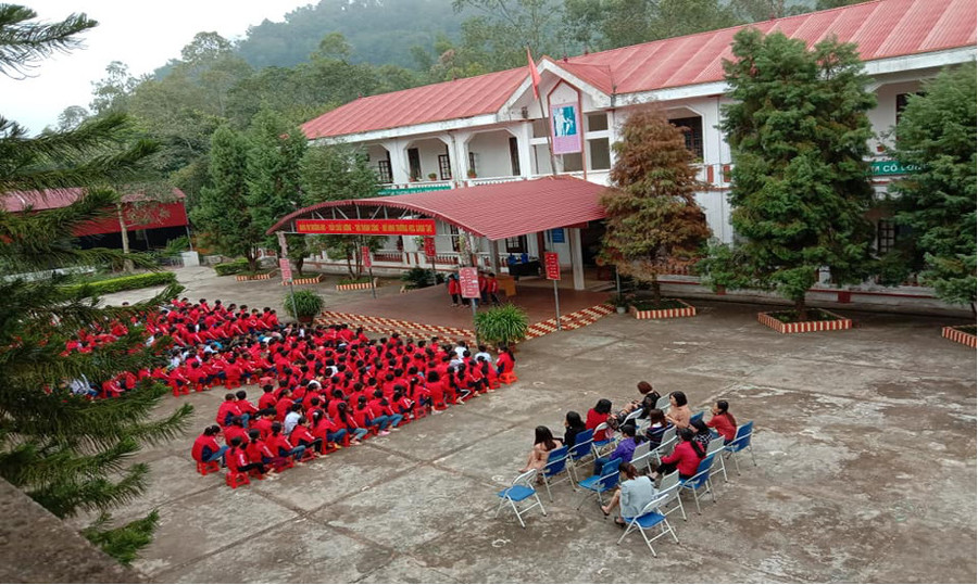 Giờ sinh hoạt dưới cờ của thầy trò Trường Tiểu học &amp; THCS Khánh Khê (huyện Văn Quan, tỉnh Lạng Sơn).