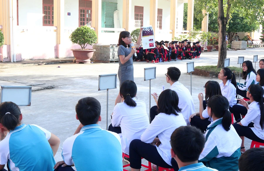 Tuyên truyền phòng, chống tệ nạn xã hội cho học sinh sinh viên. Ảnh internet