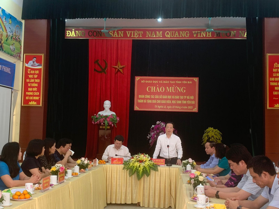 Sở GD&ĐT Hà Nội và Sở GD&ĐT Yên Bái giao lưu, trao đổi kinh nghiệm về công tác giáo dục. Sở GD&ĐT Hà Nội và Sở GD&ĐT Yên Bái giao lưu, trao đổi kinh nghiệm về công tác giáo dục.