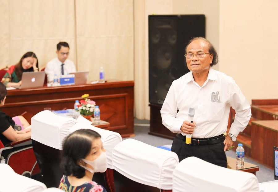 Trên cơ sở thực trạng văn hoá nhà trường sư phạm, tác giả Đinh Quang Báo (Trường ĐHSP Hà Nội) đề xuất một số định hướng cơ bản để phát triển văn hoá nhà trường trong các trường ĐHSP.