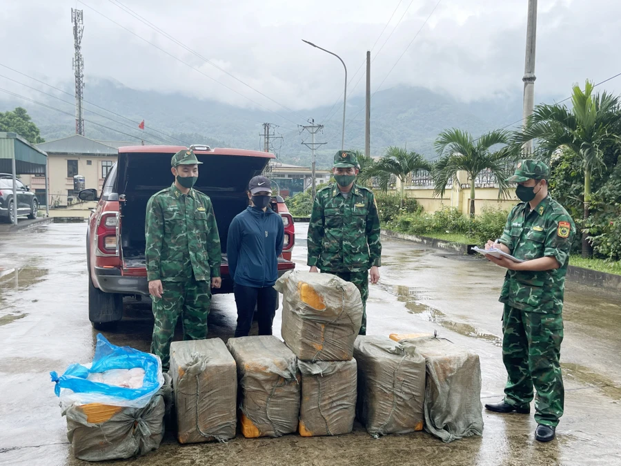 Phoòng Tài Múi cùng số tang vật bị bắt giữ.