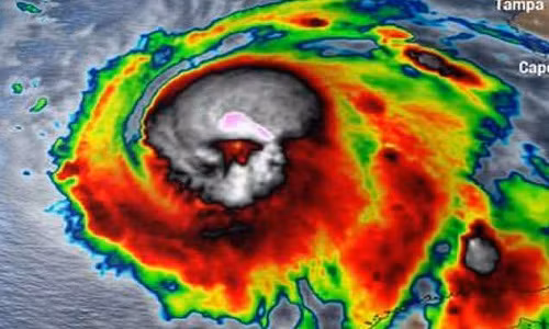 Siêu bão ở Mỹ giống đầu lâu trong ảnh vệ tinh 