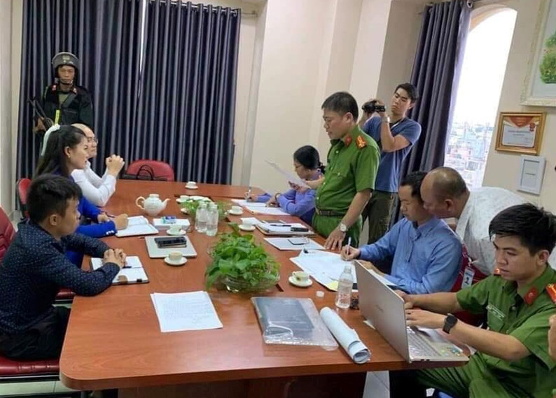 Lực lượng công an làm việc với lãnh đạo Công ty Alibaba tại trụ sở 