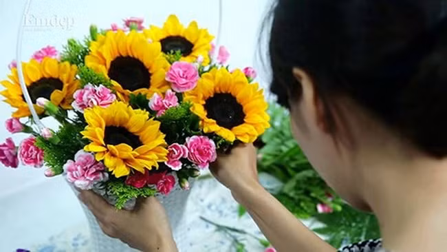 Mẹo cắm hoa tươi lâu ngày Tết