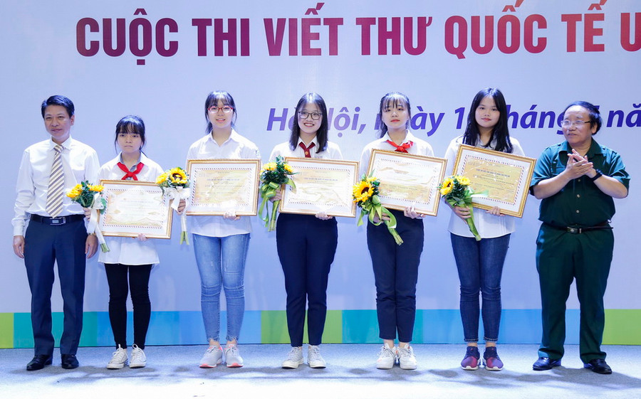 Nữ sinh Hải Dương đoạt giải Nhất cuộc thi viết thư quốc tế UPU 2019 ảnh 3