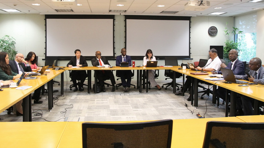 Quang cảnh buổi làm việc Quang cảnh buổi làm việc