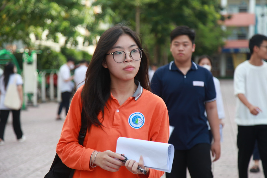 Nhưng một số thí sinh cũng tỏ ra tiếc nuối khi làm sai một số câu. Nhưng một số thí sinh cũng tỏ ra tiếc nuối khi làm sai một số câu.