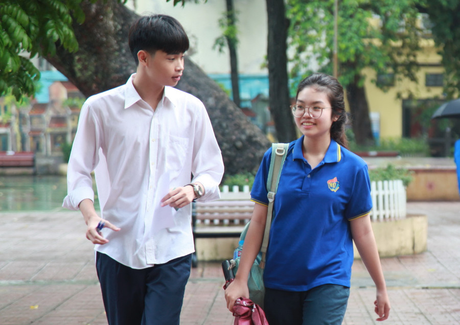 Sau 90 phút làm bài, các thí sinh đã hoàn thành bài thi môn Toán của kỳ thi tốt nghiệp THPT năm 2024 vào 16h chiều ngày 27/6. Sau 90 phút làm bài, các thí sinh đã hoàn thành bài thi môn Toán của kỳ thi tốt nghiệp THPT năm 2024 vào 16h chiều ngày 27/6.