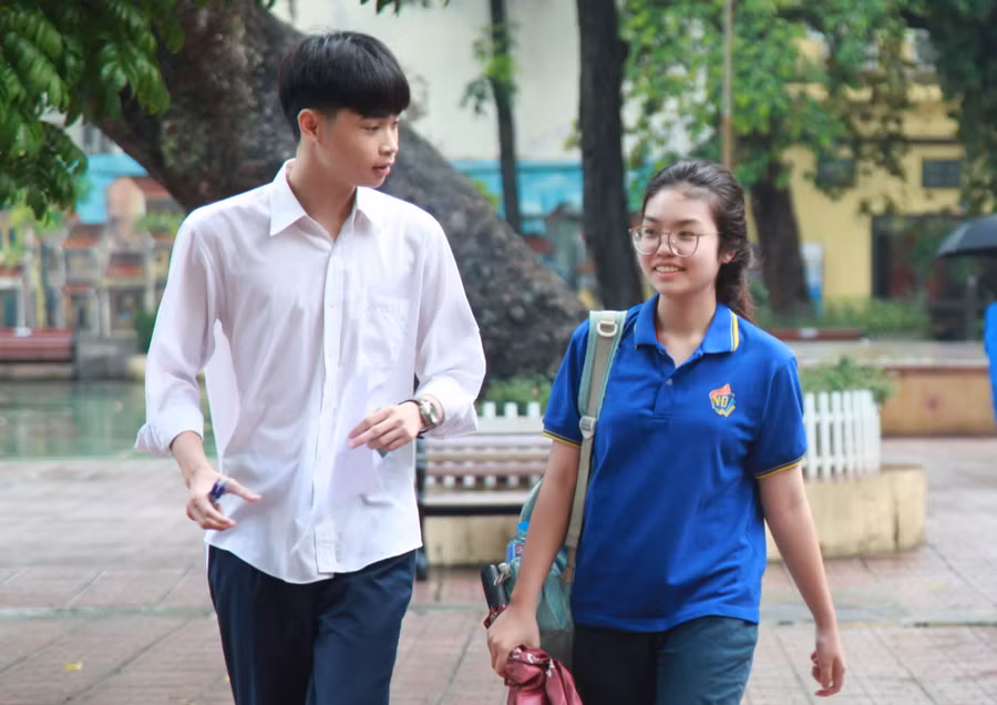 Sau 90 phút làm bài, các thí sinh đã hoàn thành bài thi môn Toán của kỳ thi tốt nghiệp THPT năm 2024 vào 16h chiều ngày 27/6.