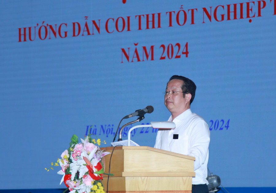 Giám đốc Sở GD&ĐT Hà Nội Trần Thế Cương phát biểu tại hội nghị. Giám đốc Sở GD&ĐT Hà Nội Trần Thế Cương phát biểu tại hội nghị.